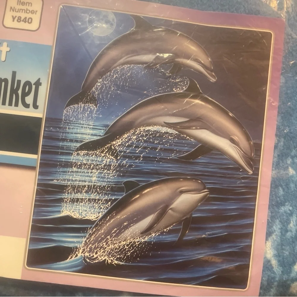 Dawhud Direct Dolphin Fleece Blanket for Bed, 50 x 60 Dolphin Fleece Throw